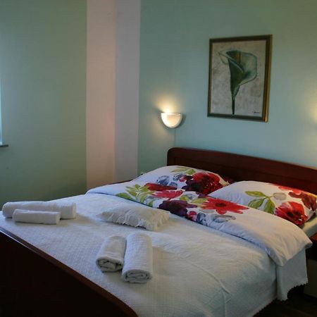 Apartment Lucy Bajcici Esterno foto