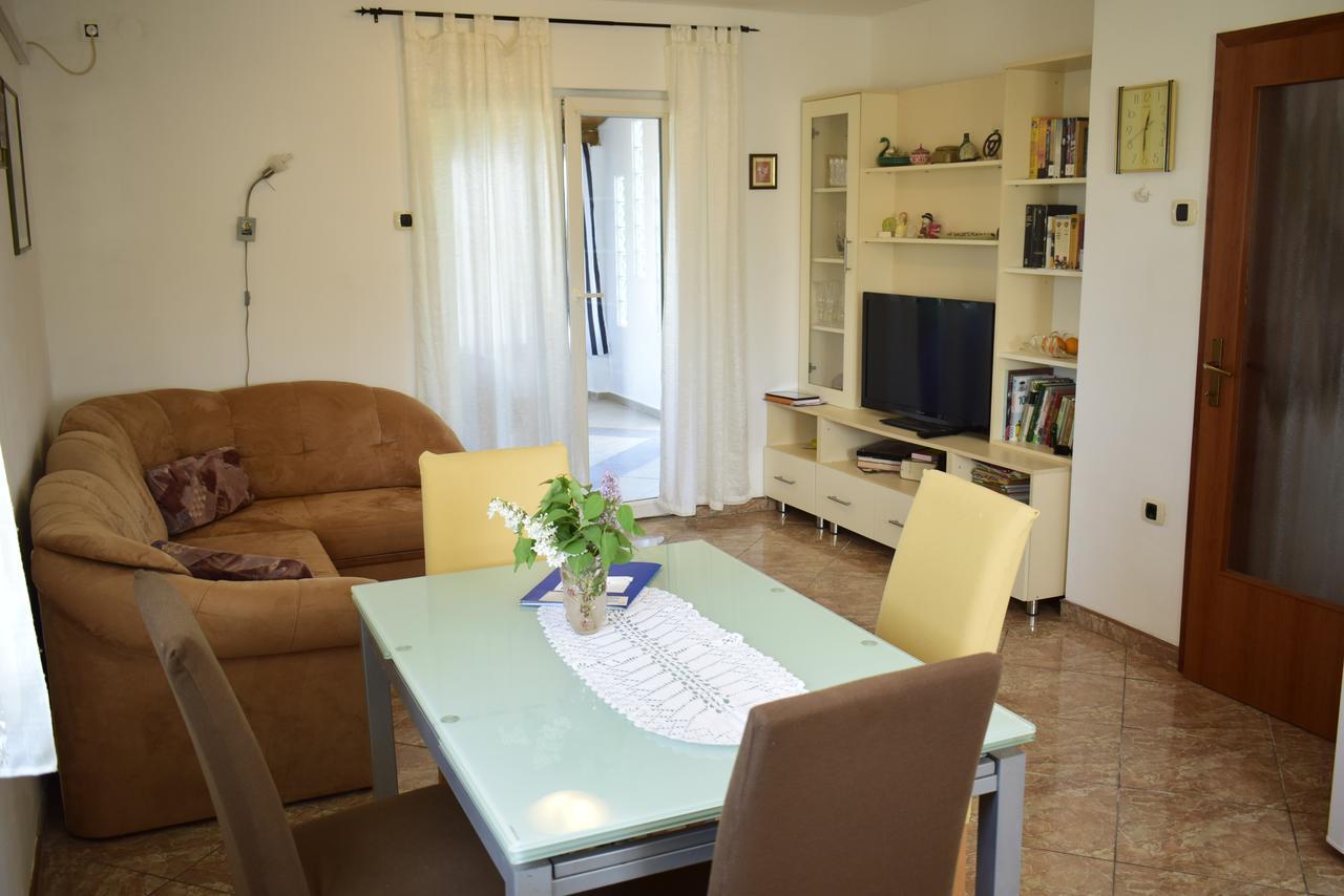 Apartment Lucy Bajcici Esterno foto
