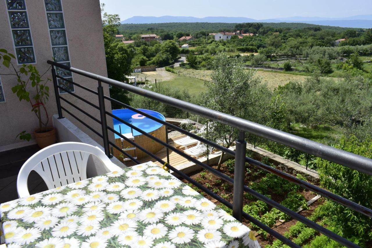 Apartment Lucy Bajcici Esterno foto