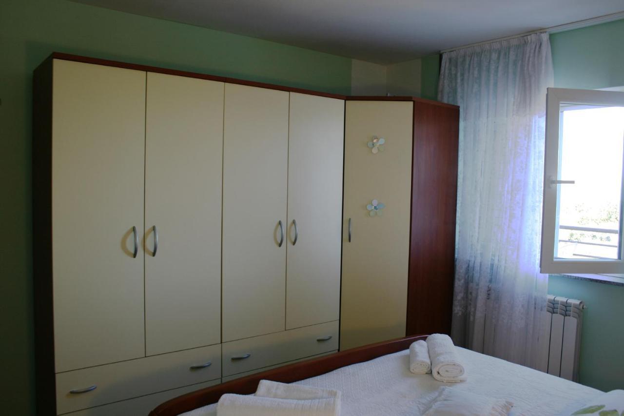 Apartment Lucy Bajcici Esterno foto